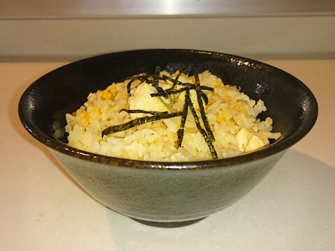 簡単すぎる！炊飯器で作るサケとチーズの釜飯風